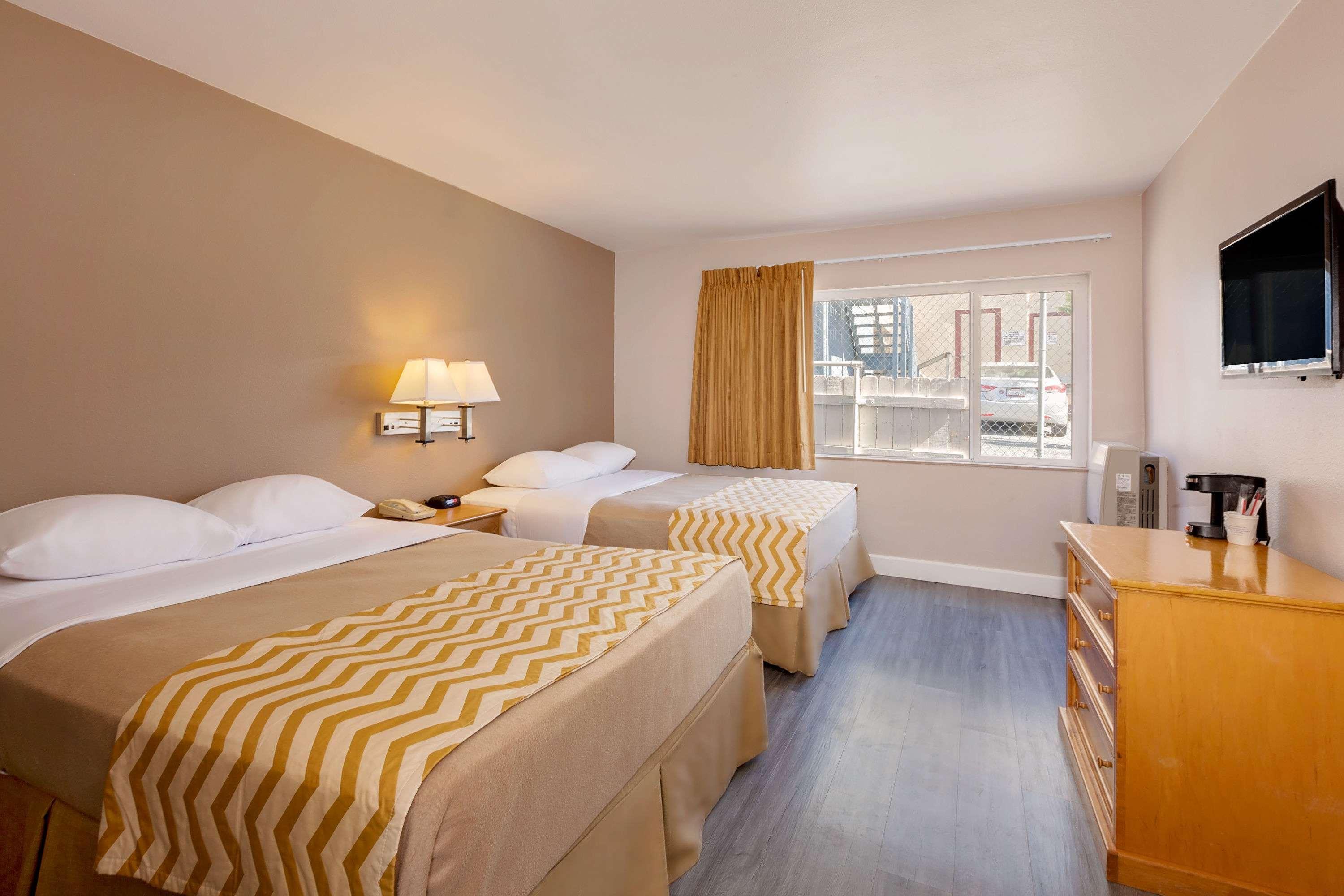 Travelodge By Wyndham Eureka Buitenkant foto