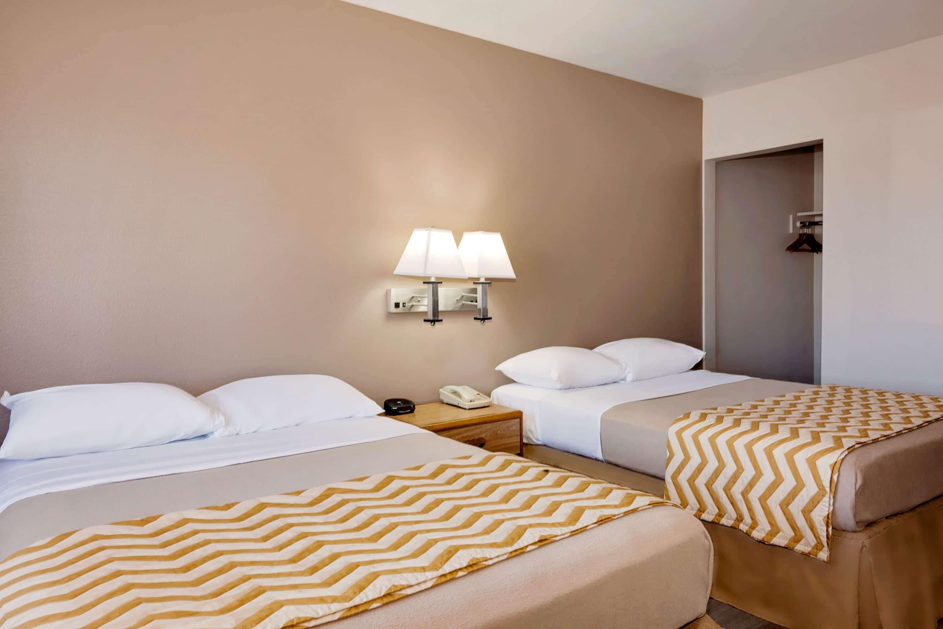 Travelodge By Wyndham Eureka Buitenkant foto