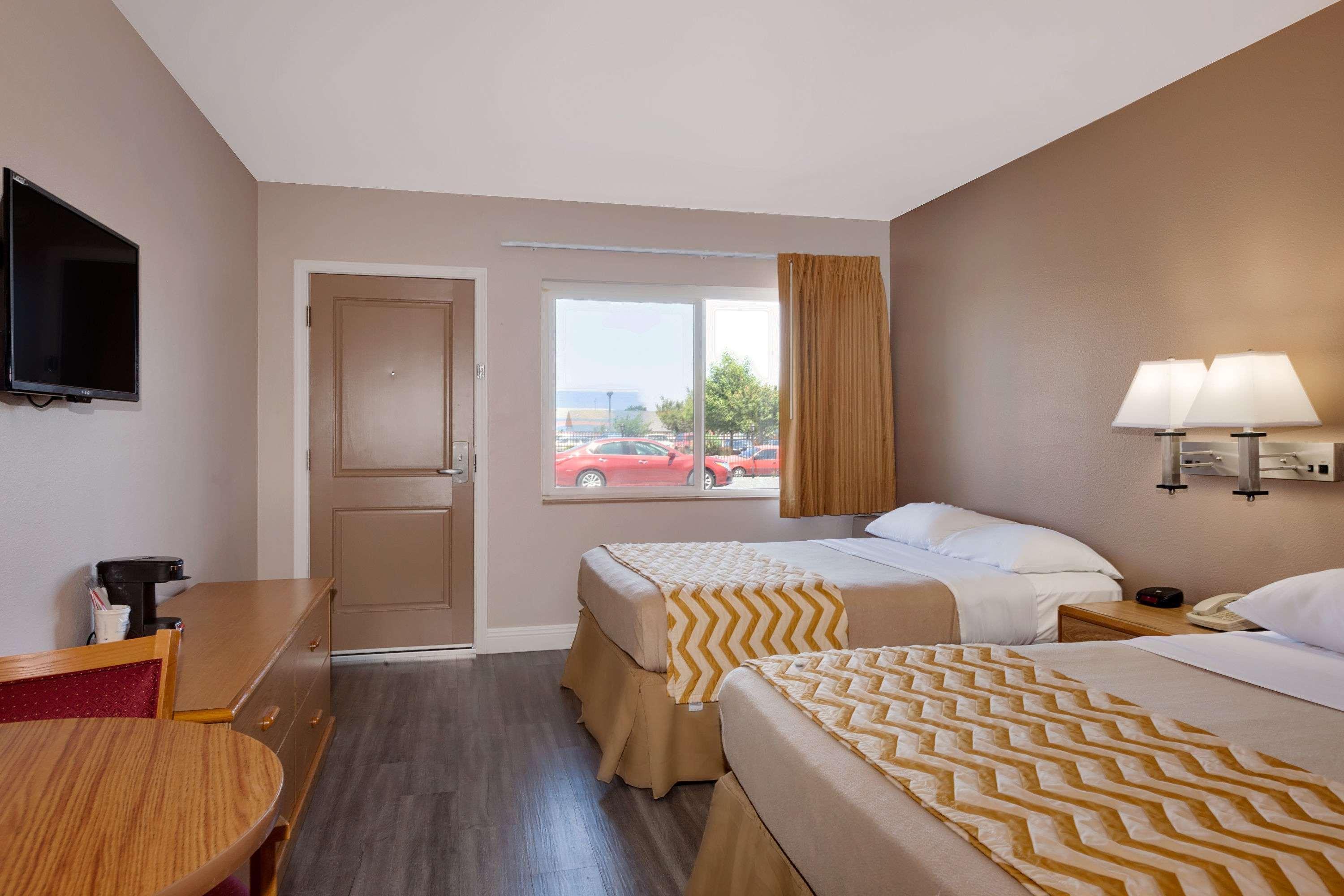 Travelodge By Wyndham Eureka Buitenkant foto
